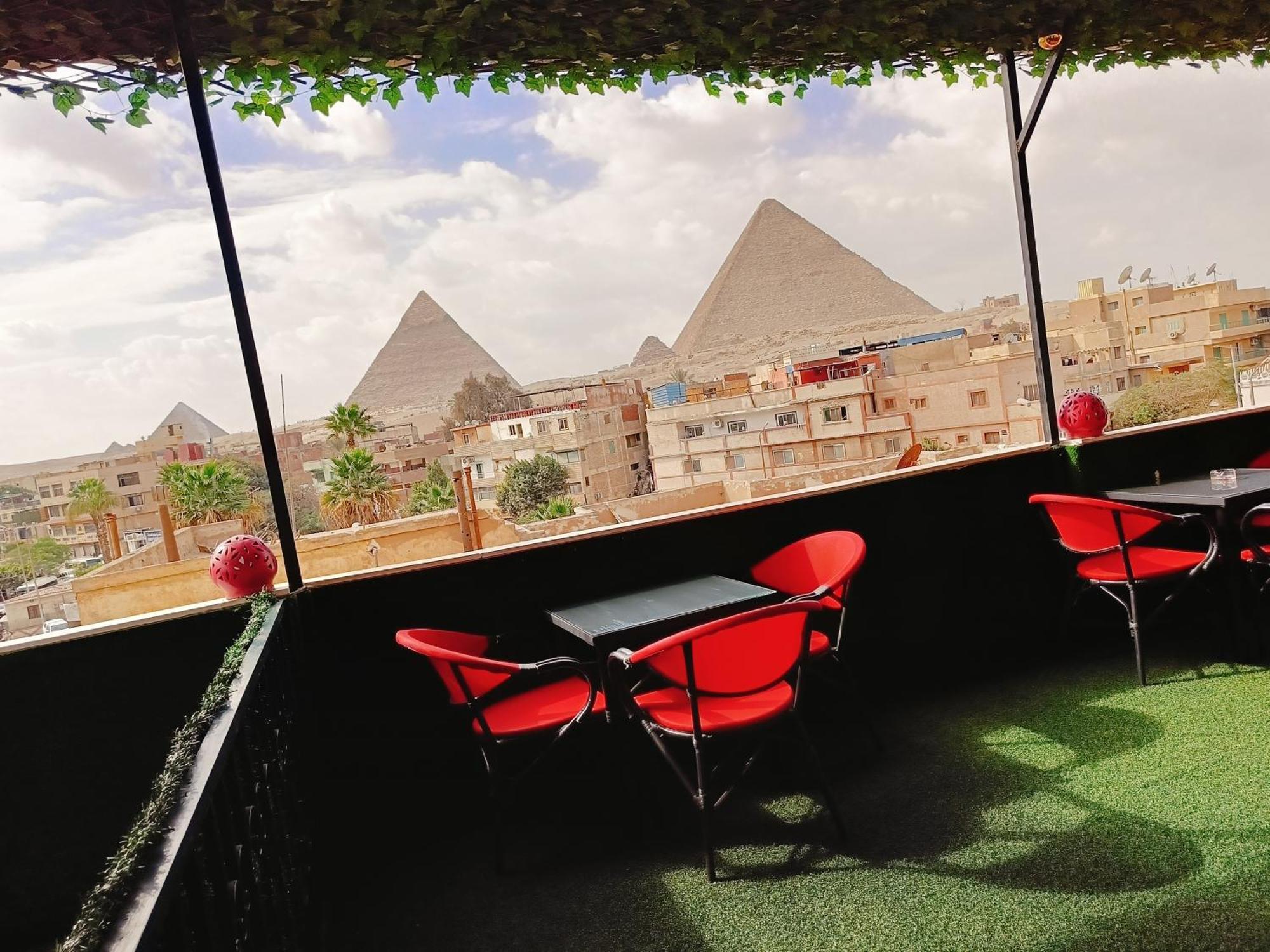 Magic Golden Pyramids View Hotel Kafrat al Jabal Exterior photo