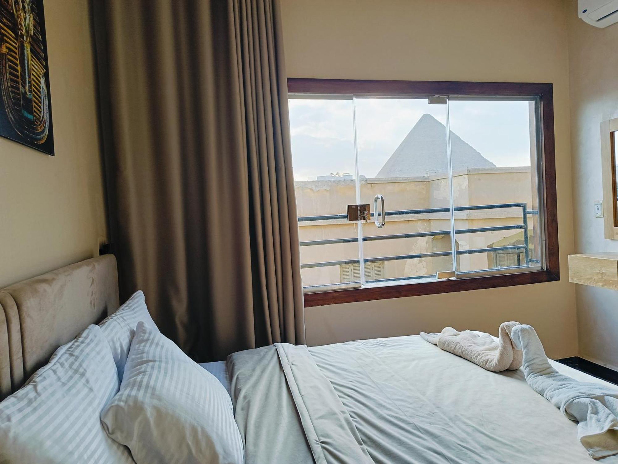 Magic Golden Pyramids View Hotel Kafrat al Jabal Exterior photo